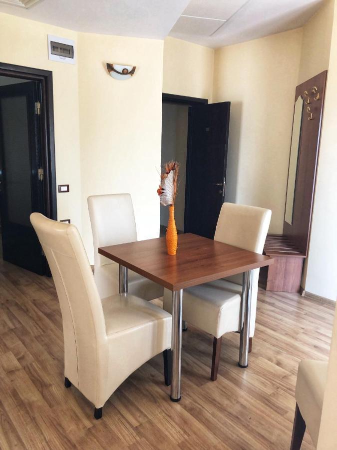 Râmnicu Vâlcea Hotel Crystal Palace المظهر الخارجي الصورة